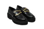 Mocassino Lorenzo Mari in pelle nera con accessorio metallico color Oro, plateau 5cm art. MONTREAL 04 - immagine 2