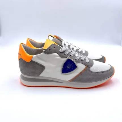 Sneakers Uomo Philippe Model in tela Bianca con inserti di camoscio Grigio e Spoiler Arancione art. TZLU WNL1