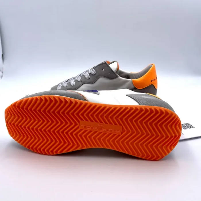 Sneakers Uomo Philippe Model in tela Bianca con inserti di camoscio Grigio e Spoiler Arancione art. TZLU WNL1, foto 5 di 5