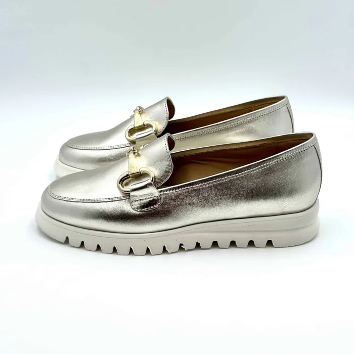 Mocassino Luca Grossi in pelle Platino, suola in gomma Flex bianca, fibbia oro art. F916M, foto 3 di 5