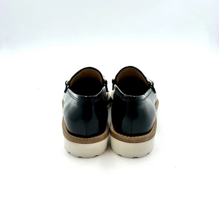 Mocassino Luca Grossi in vernice Nera, fibbia dorata e fondo in gomma bianco art. H980M, foto 4 di 5