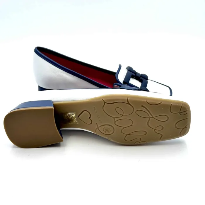 Mocassino Le Babe in Pelle Bianca con Dettagli e Tacco Blu 4 cm art 1422, foto 5 di 5