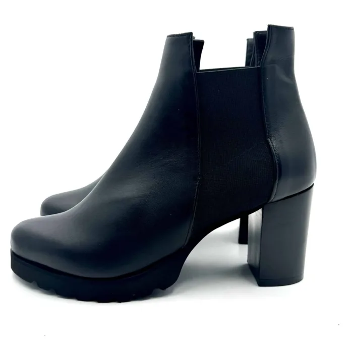 Tronchetti Cervone in Nappa Nera con Elastico laterale, Fondo in Gomma Antiscivolo e Tacco 7 cm art. 2470, foto 4 di 5