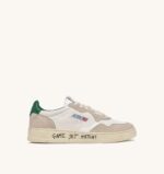 Sneakers Autry Uomo in pelle e camoscio Bianca con Spoiler Verde e scritta 'Game set match!' art. AULM WC07