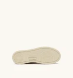 Sneakers Autry Uomo in pelle e camoscio Bianca con Spoiler Verde e scritta 'Game set match!' art. AULM WC07 - immagine 4