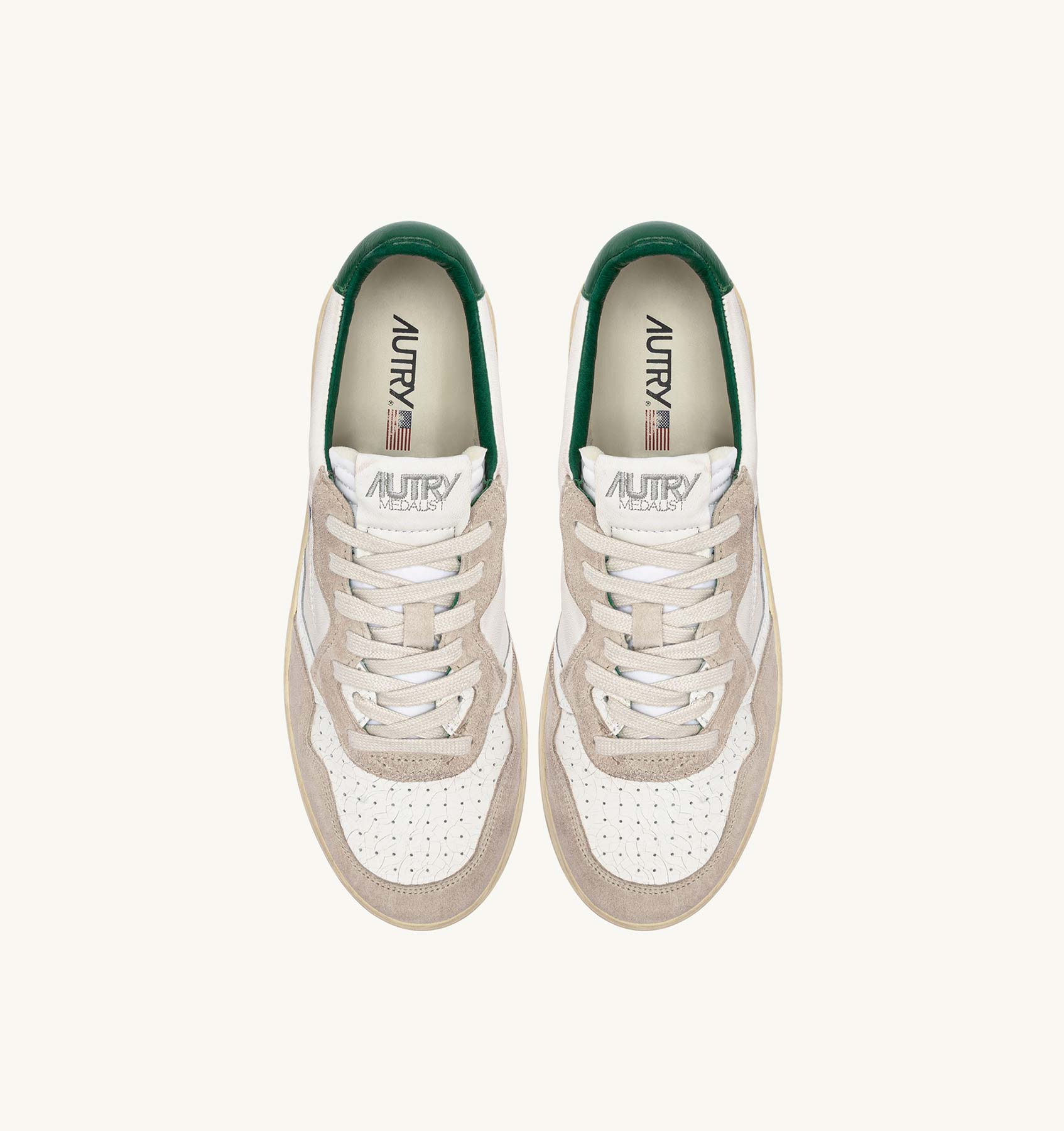 Sneakers Autry Uomo in pelle e camoscio Bianca con Spoiler Verde e scritta 'Game set match!' art. AULM WC07 - immagine 5