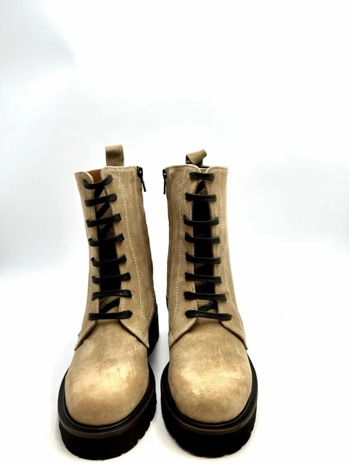 Stivaletti Allacciati Lorbac in Camoscio Beige con Cerniera laterale, Fondo Gomma Antiscivolo e Tacco 4,5 cm art. 9016, foto 2 di 5