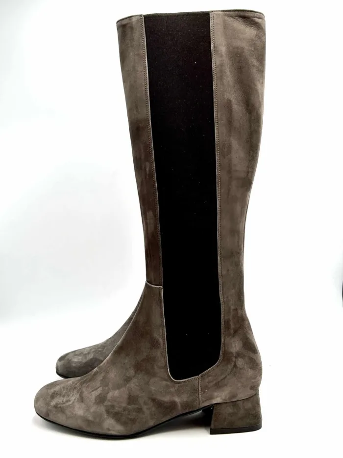 Stivale Lorbac in Camoscio Grigio Fumo con Elastico e Cerniera laterale, Fondo Gomma Antiscivolo e Tacco 4,5 cm art. 9034, foto 4 di 5