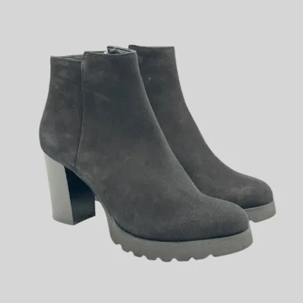 Tronchetti Cervone in Camoscio Nero con cerniera, Fondo in Gomma Antiscivolo e Tacco 7 cm art. 2454