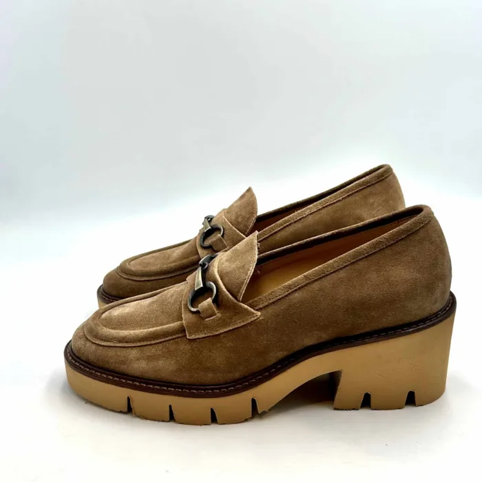 Mocassino Luca Grossi in Camoscio Tortora con accessorio Fibbia tacco 6cm art. H446M, foto 3 di 5