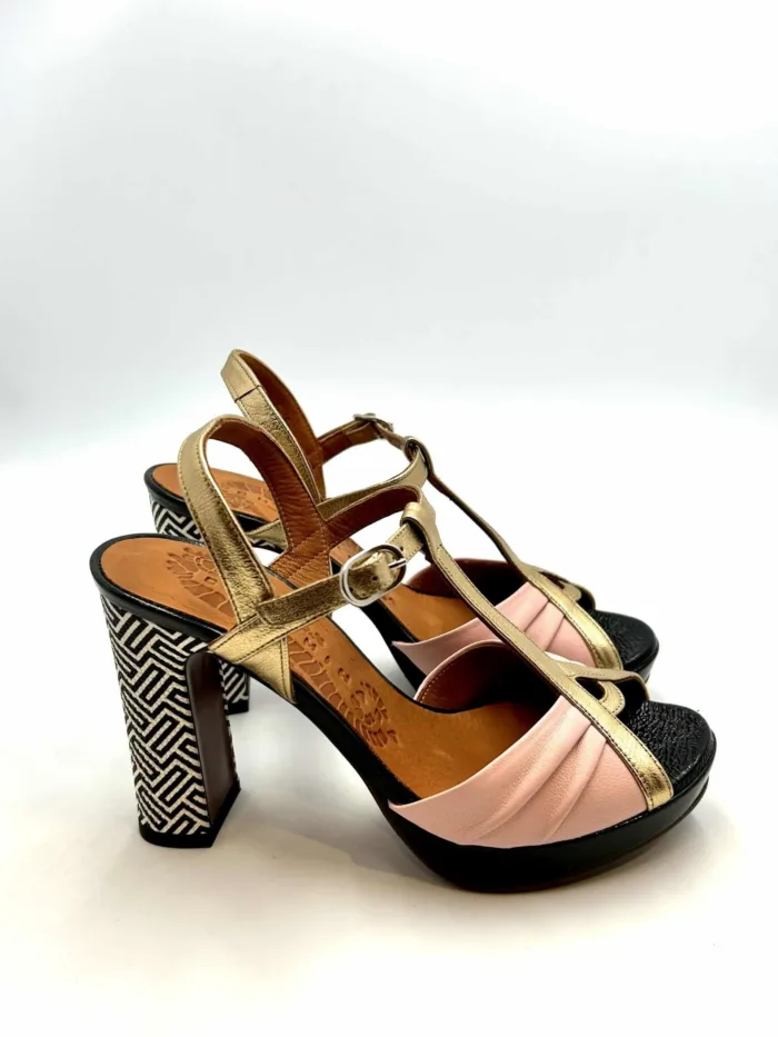 Sandalo Chie Mihara In Nappa Rosa, dettagli Oro tacco grosso Fantasia Geometrica 11 cm Plateau 2 cm art. Cassan, foto 1 di 5