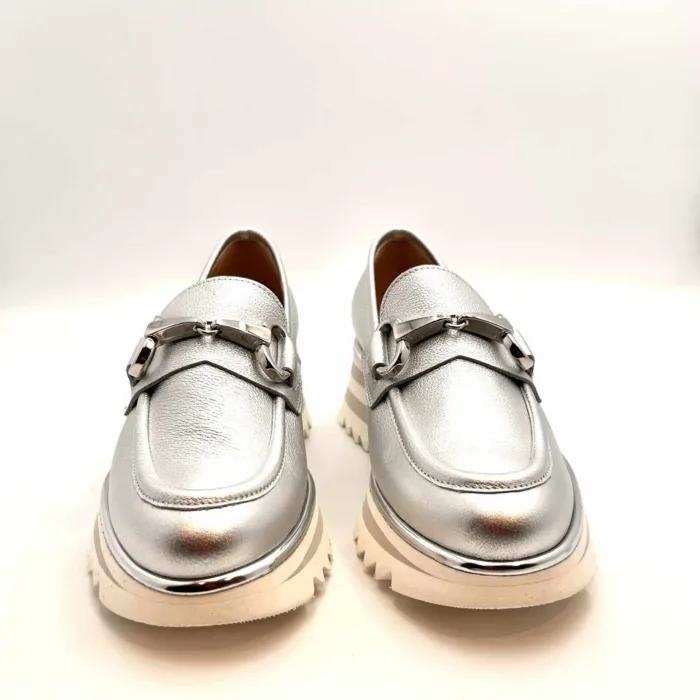 Mocassino Luca Grossi In Pelle Argento con Accessorio Morsetto Zeppa 5 cm art. H873M, foto 2 di 5