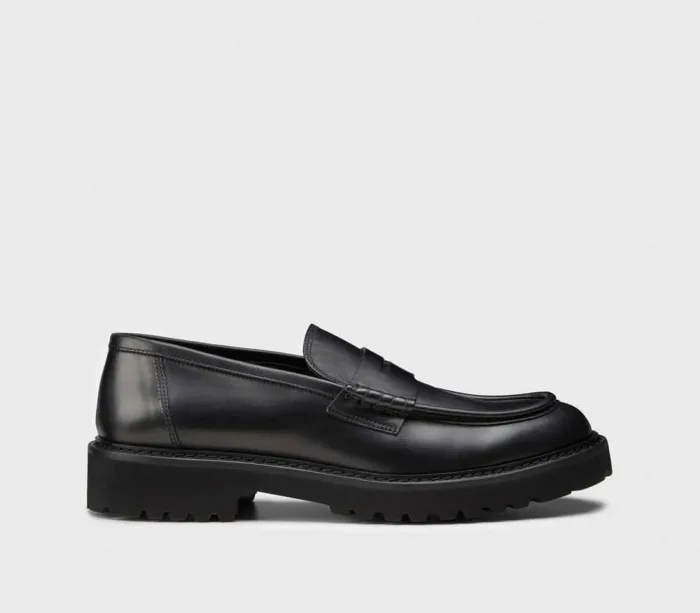 Mocassino Doucal's Penny Loafer in Pelle Nera con fondo Commander art. DU2926, foto 1 di 4