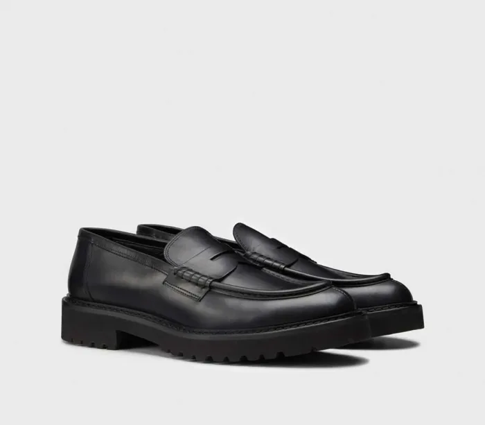 Mocassino Doucal's Penny Loafer in Pelle Nera con fondo Commander art. DU2926, foto 2 di 4