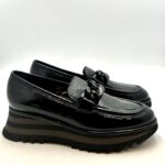 Mocassino Luca Grossi In Pelle Verniciata Nera con Accessorio Catena in Tono Tacco 4 cm art. H026M