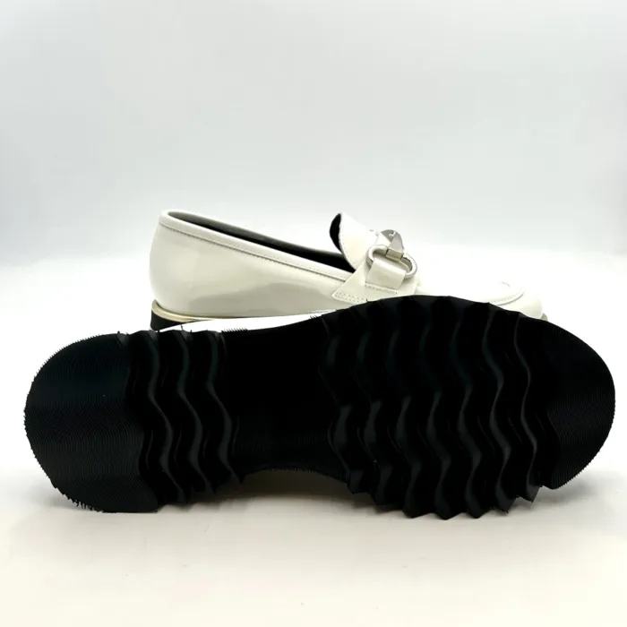 Mocassino Luca Grossi In Pelle Verniciata Bianca con Accessorio Morsetto Argento Tacco 4 cm art. G873M, foto 5 di 5