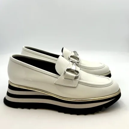 Mocassino Luca Grossi In Pelle Verniciata Bianca con Accessorio Morsetto Argento Tacco 4 cm art. G873M