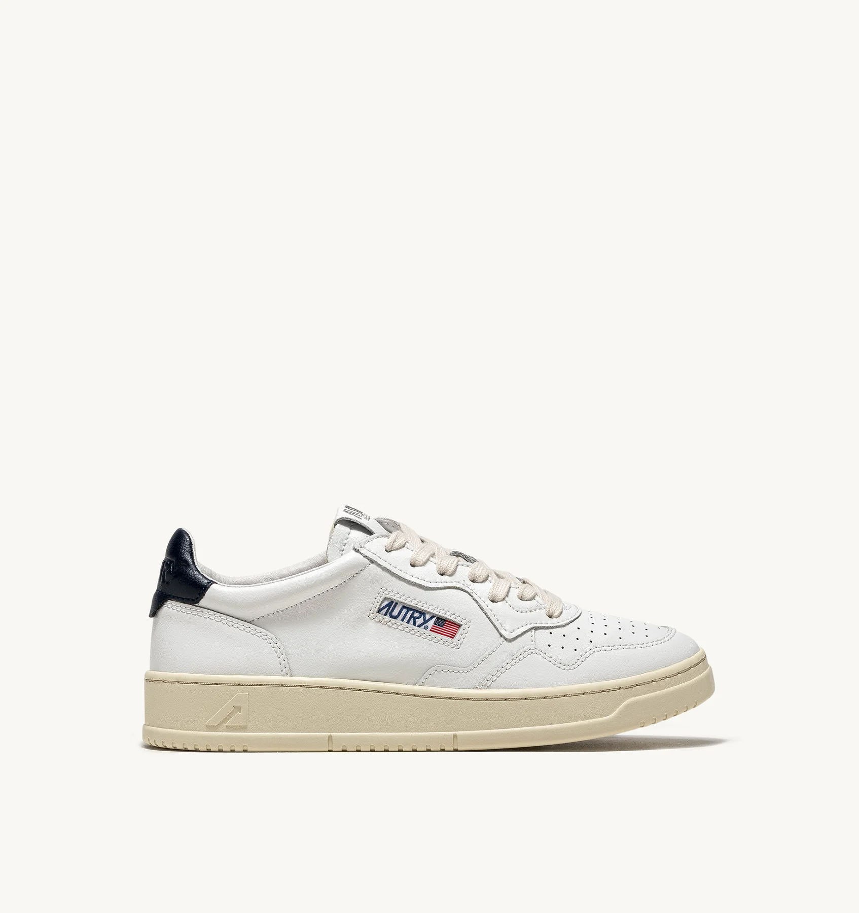 Sneaker Uomo autry Medalist Low in Pelle Bianca con Spoiler Blu mod. AULM LL12 - immagine 1