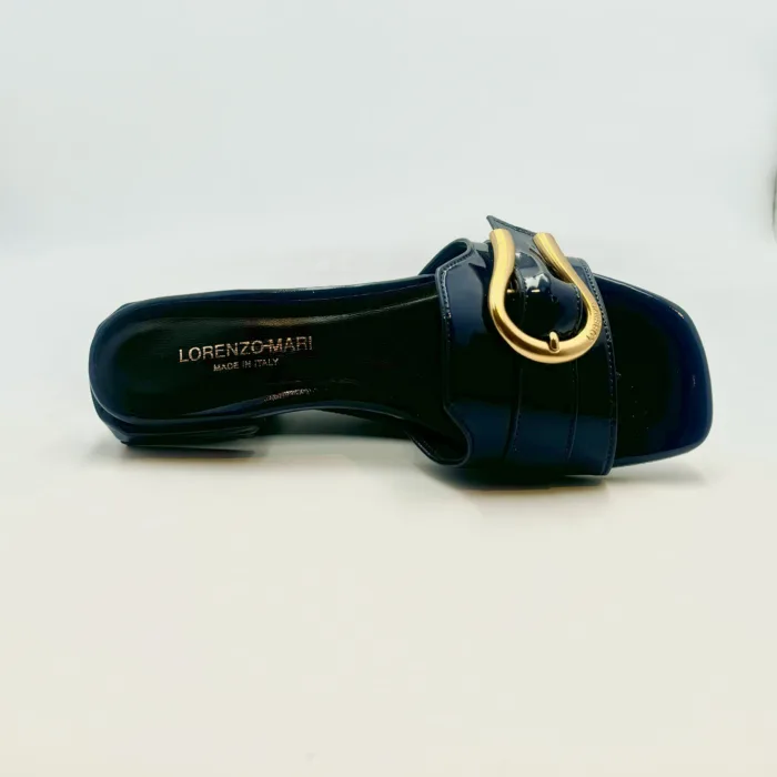 Ciabatta Lorenzo Mari In Vernice Blu Notte Fibbia Oro Tacco 3 cm art. Samu Mag 23, foto 5 di 5