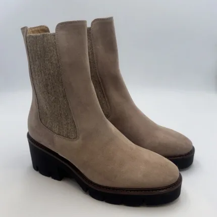 Tronchetto Beatles Luca Grossi In Camoscio Beige Con Elastico In Tinta In Lana  H 6 cm art. H616T
