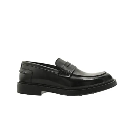 Mocassino Penny Uomo Doucal's In Pelle Spazzolata Nera Con Fondo Gomma Extralight Art. DU2726BRUXUF007NN00