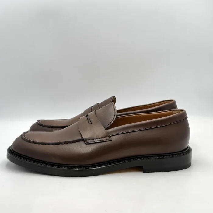 Mocassino Penny Uomo Doucal's In Pelle Marrone Matta con Fondo Cuoio Antiscivolo Art. DU2528SIEWUF253TM04, foto 3 di 4