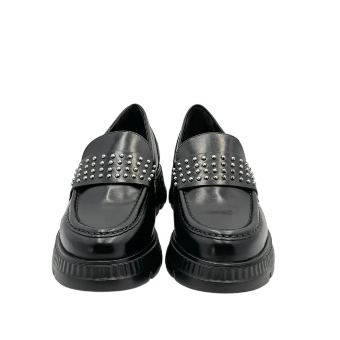 Mocassino Carmens in Pelle Nera con Borchie e Suola in Gomma H 4 cm art. Cindy Stud 54223, foto 3 di 4