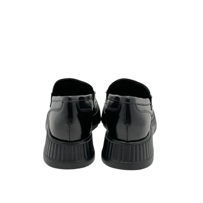 Mocassino Carmens in Pelle Nera con Borchie e Suola in Gomma H 4 cm art. Cindy Stud 54223, foto 4 di 4