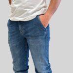 Jeans Tasca a Filo Camouflage In Gabardine di Cotone Elasticizzata Lavaggio Medio Scuro art. Chinos Rey 17 D131 C001 - immagine 2