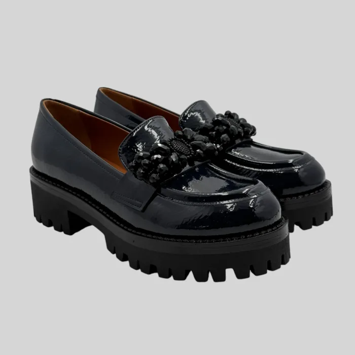 Mocassino Lorenzo Mari in Vernice Blu Con Accessorio Gioiello Tacco H 4 cm Art Connie 09, foto 1 di 4