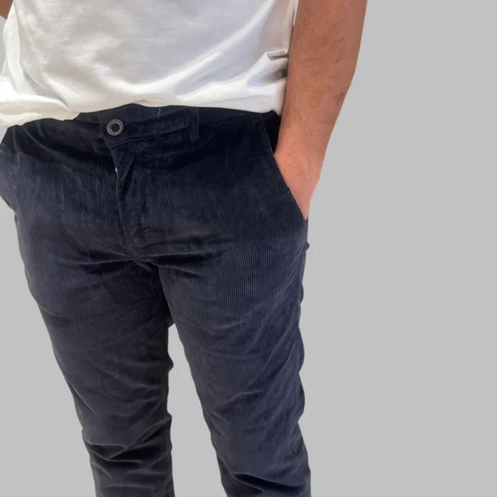 Pantaloni Tasca a Filo Camouflage In Velluto Costa Stretta Blue art. Chinos Rey 17 ZIP T104, foto 2 di 2