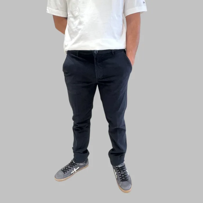 Pantaloni Tasca a Filo Camouflage In Gabardine di Cotone Diagonale Blu art. Chinos Rey 17 T101, foto 1 di 3