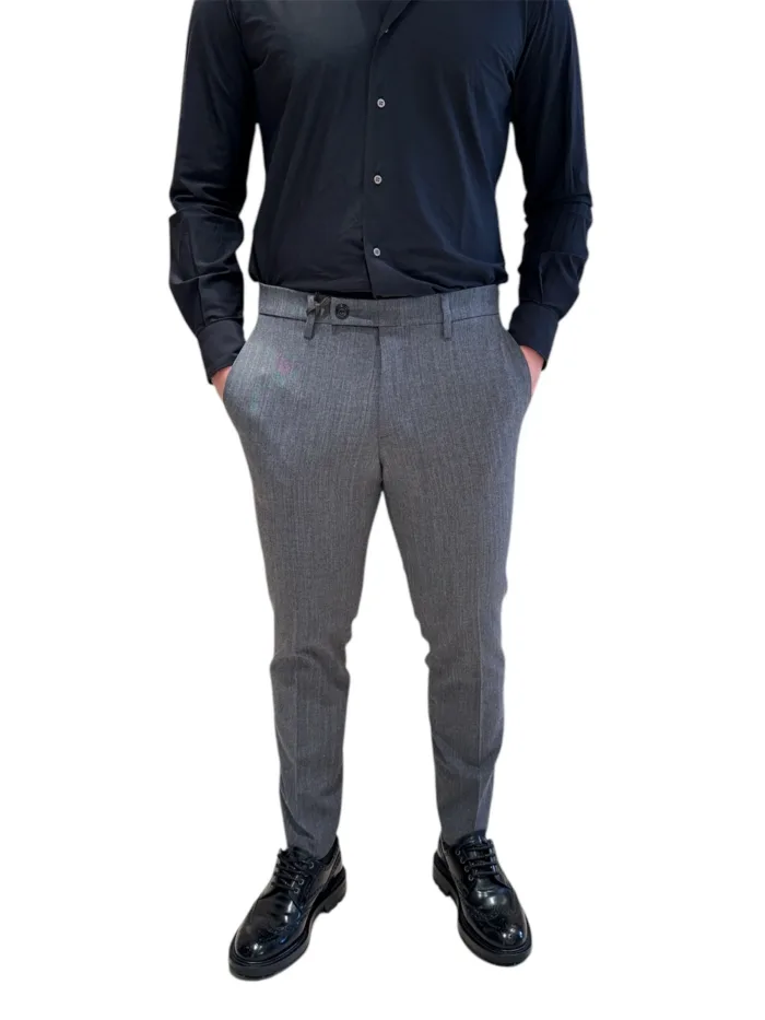 Pantaloni con Elastico in vita e Tasca a Filo Michael Coal Grigio in Misto Lana art. Brad Plus One More Size 3127, foto 2 di 4