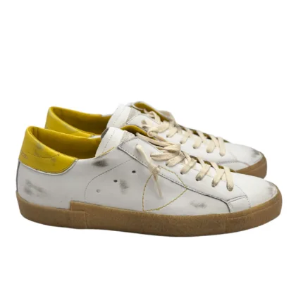Sneakers Uomo Philippe Model Paris Prsx In Pelle Bianca con Spoiler Giallo e Suola in Caucciù Beige art. PRLU VT03