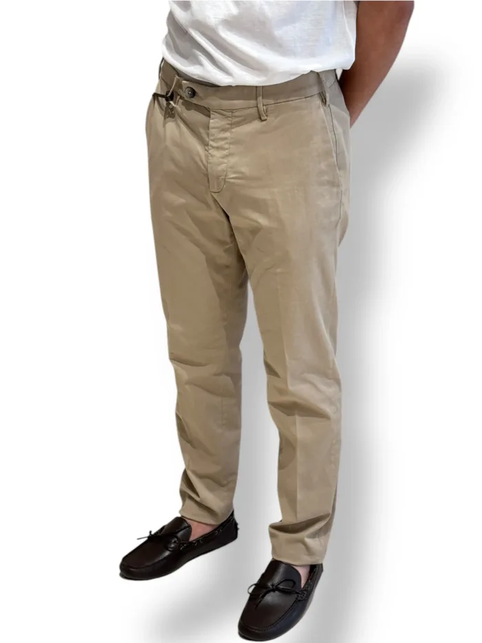 Pantaloni con Elastico in vita e Tasca a Filo Michael Coal Beige in Misto Cotone e Lino art. Brad Plus One More Size, foto 2 di 2