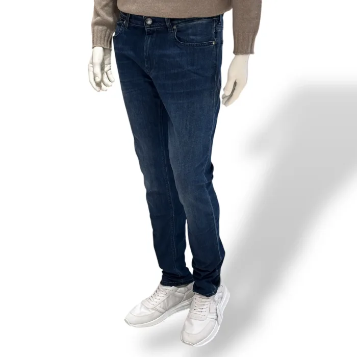 Jeans 5 Tasche Re-Hash In Denim UltraLight 9 Once Lavaggio Scuro art. P015 2D543, foto 2 di 3