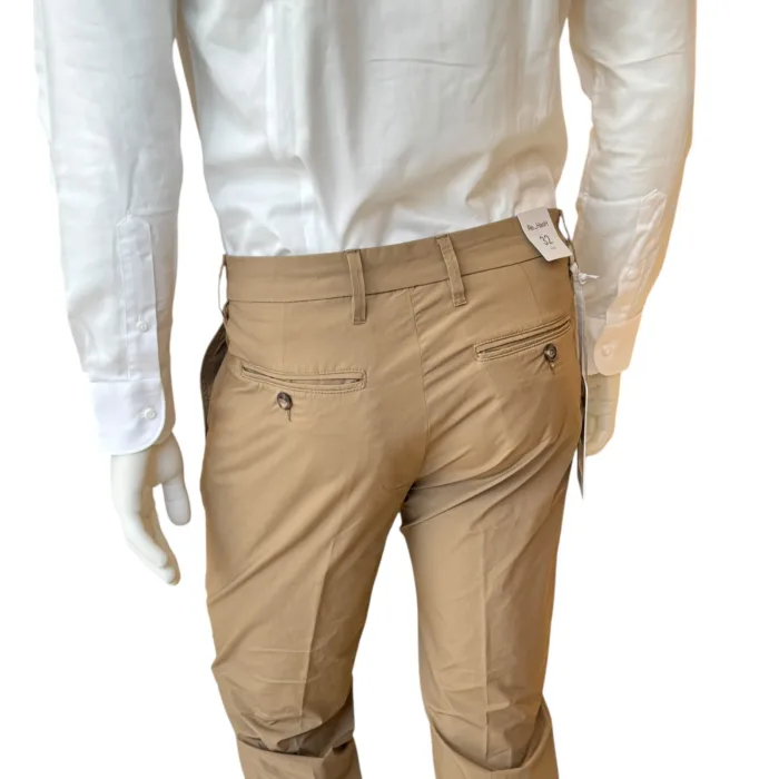 Pantaloni Re-Hash in Cotone, tasche a filo, color Cammello cod. P249 2U001 Mucha Chinos, foto 3 di 3