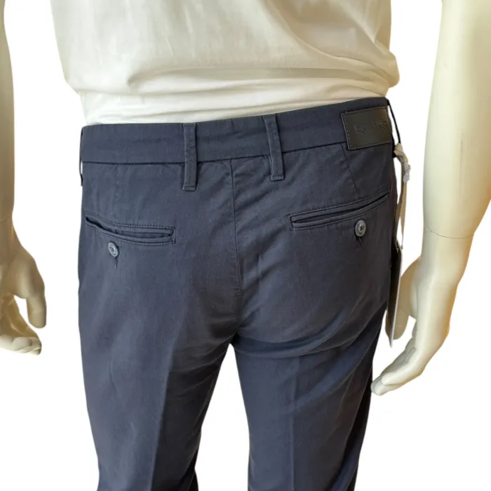 Pantaloni Re-HAsh in Misto Lino, tasche a filo, colore Blu, cod. P249 3416 Mucha Chinos, foto 3 di 3