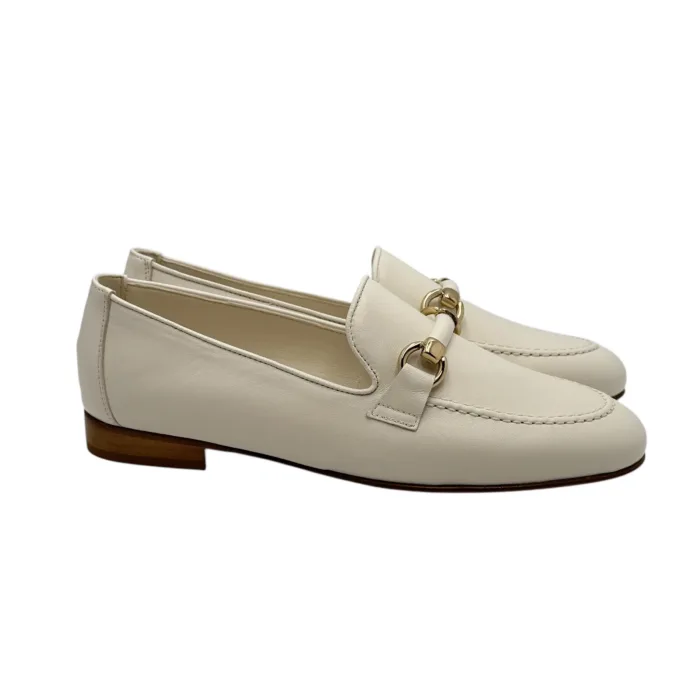 Mocassino Illogica in Pelle Bianca accessorio Fibbia Oro art. 2091, foto 1 di 6