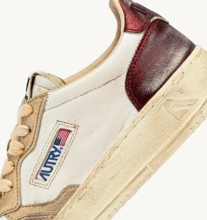 Sneakers Autry Medalist Donna Super Vintage in Pelle Bianca, Laminato Oro, Tallone Vinaccia art. AVLW MT04, foto 5 di 5