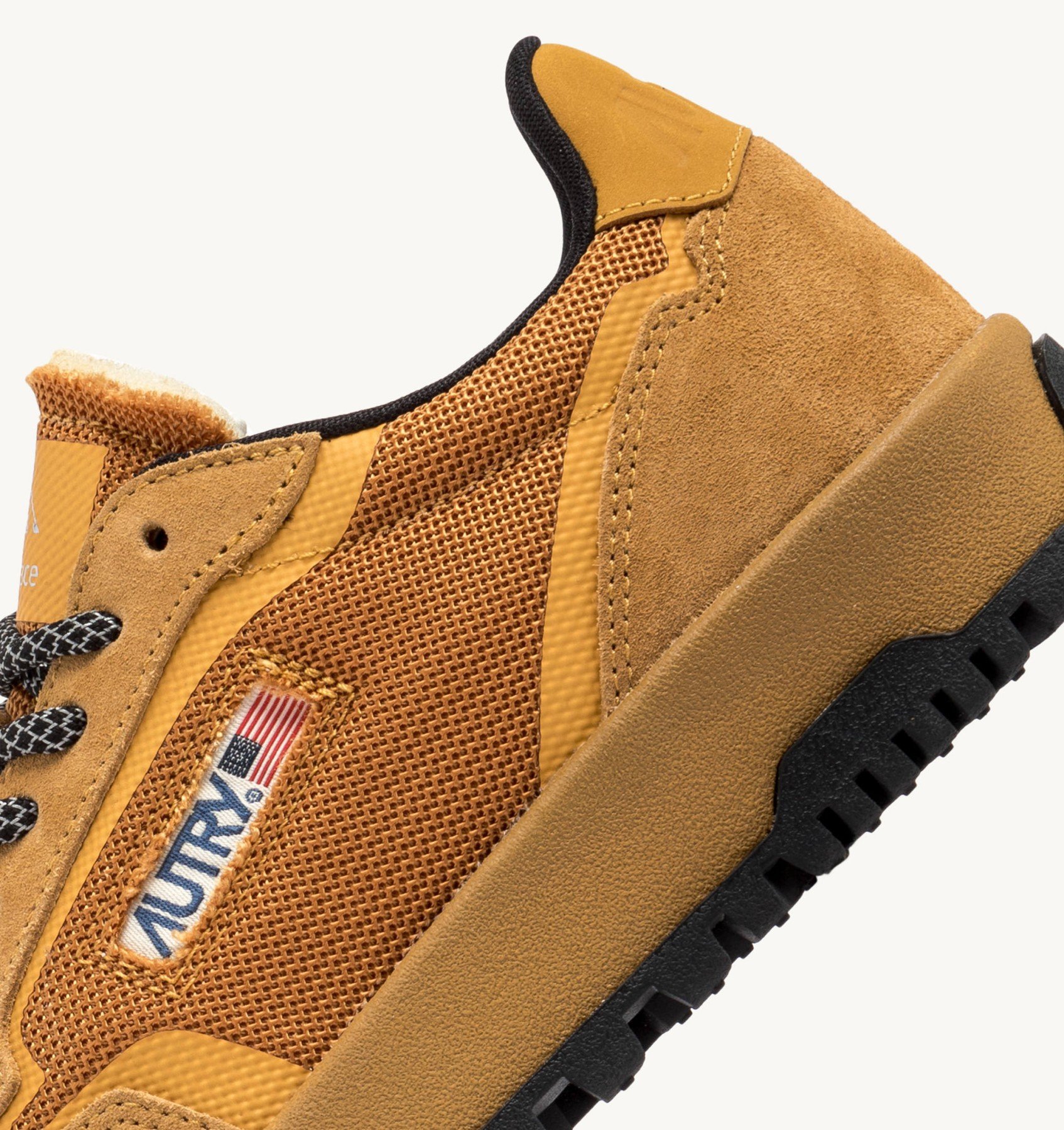 Sneakers Autry Wildpace Uomo in Camoscio Cuoio e Dettagli In Rete Cuoio art. LDLM AK04 - immagine 5