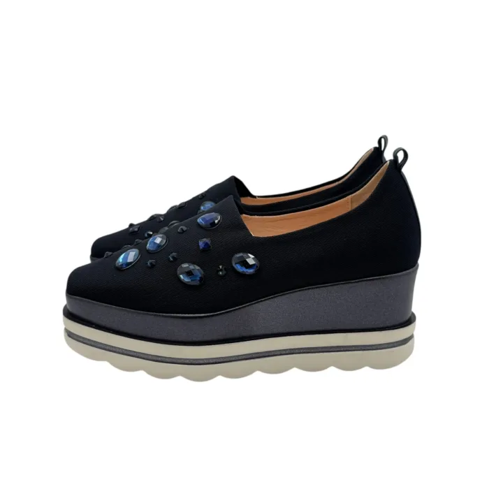 Mocassino con zeppa in tessuto elasticizzato Lorenzo Mari Blu accessorio gioiello e zeppa 6cm art. MIA 01, foto 3 di 4