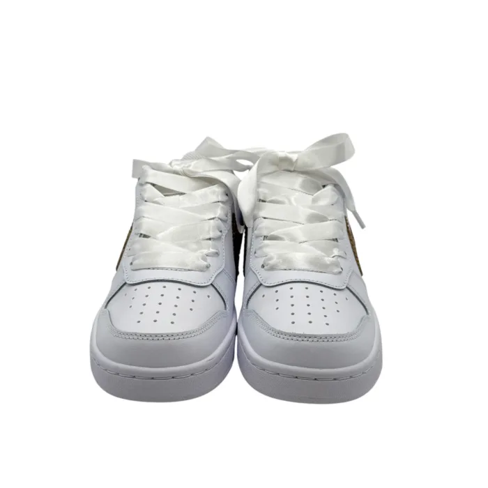 Sneakers Nike Court Donna in Pelle Bianca e Strass Oro art. Nike Court Borough Crystal Gold, foto 3 di 5