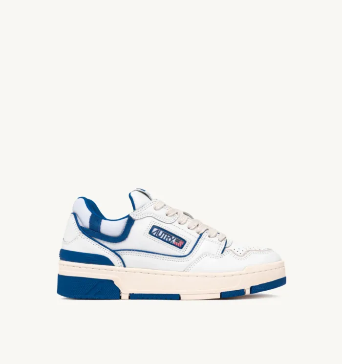 Sneaker Uomo Autry CLC Low in Pelle Bianca con dettagli Blu Elettrico art. ROLM MM06, foto 1 di 6