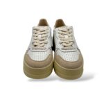 Sneakers Autry Medalist  Donna Platform in pelle e camoscio Bianca con Spoiler Cuoio art. PTLW LS02 - immagine 3