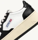 Sneakers Autry Platform Donna in Pelle Bianca e Nera art. PTLW WB01 - immagine 3