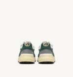 Sneakers Autry Uomo HyperWay in Camoscio Verde art. HYLM UM06 - immagine 3