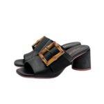 Sandalo Mules Sabot Lorenzo Mari in Nappa Nera Dettaglio Fibbia Regolabile Tacco 7 cm art. Fresia 03 - immagine 2