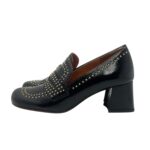 Décolleté Mocassino Chie Mihara in Pelle Lucida Nera e Borchie Tacco grosso 6 cm art. Muleah - immagine 3
