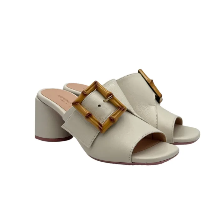 Sandalo Mules Sabot Lorenzo Mari in Nappa Latte Dettaglio Fibbia Regolabile Tacco 7 cm art. Fresia 03, foto 4 di 6